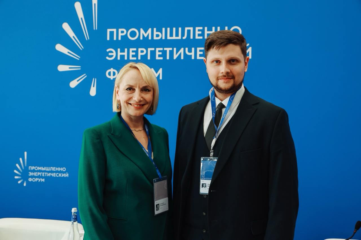 Монетизация бейджиков: превращаем свитки в золото 💰
Сколько у вас бейджиков с форумов, конференций и нетворкингов? 🤔
Я, например, коллекционирую их как сувениры | Сетка — социальная сеть от hh.ru