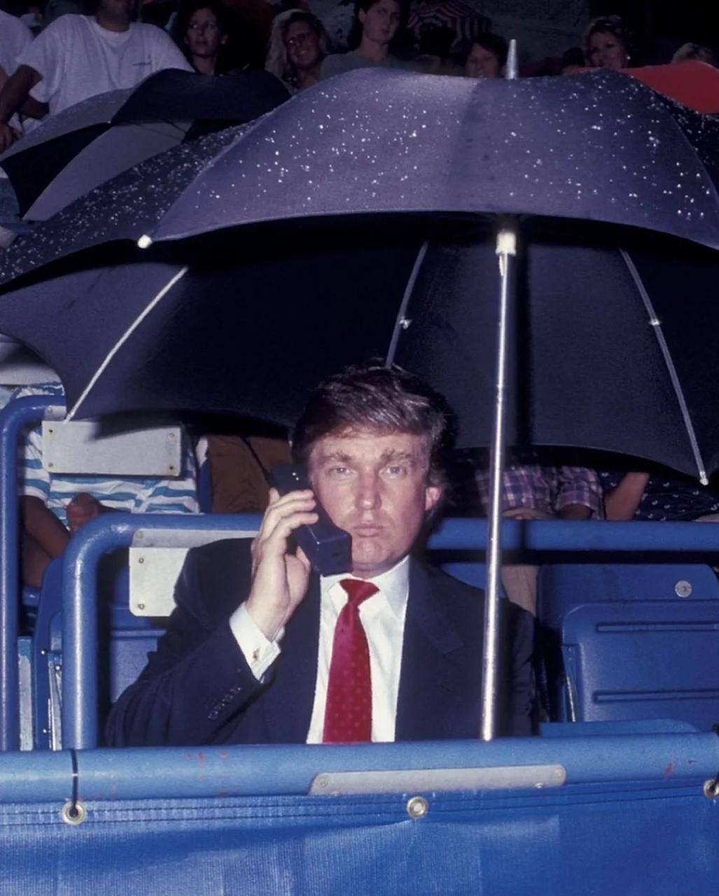 Выборы в США
У нас, в России, народ любопытный, так что за битвой Байден-Трамп, а теперь Харрис-Трамп мы следим с особым вниманием. Чего только стоят июльские новости | Сетка — социальная сеть от hh.ru