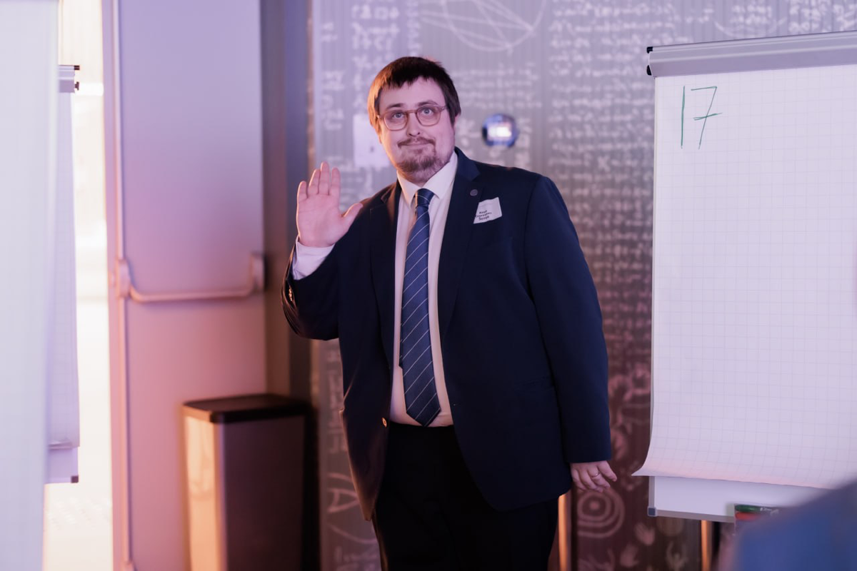 Спешка: «Бэклог без дна»🔽
Пост - 4/4
Когда продукт уже на «рельсах», начинается поток идей, как от пользователей, так и от бизнеса. Бэклог раздувается, приоритеты перепутаны, документация не ведется | Сетка — социальная сеть от hh.ru