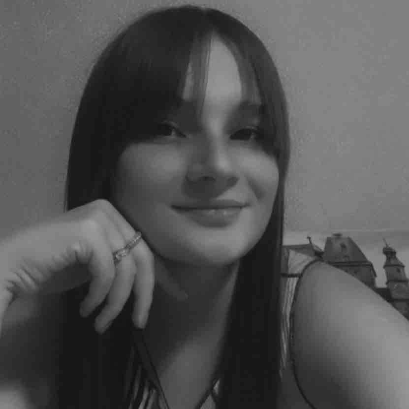Елена Попова