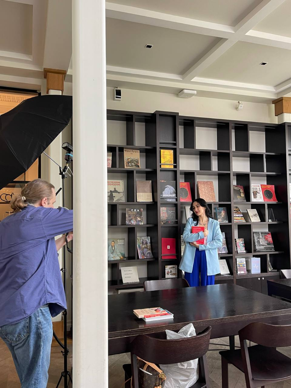 Ищу литературных редакторов для книжных проектов!  
В основном тема кулинарная, но сейчас горит маленький проект со стихами)  
Я буду рада пообщаться с редактором или райтером, который готов поработат... | Сетка — социальная сеть от hh.ru