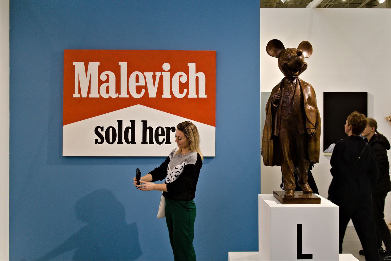 Никогда не стойте в очередях. Не спускайтесь в метро в час пик. Не ведитесь на распродажи, дороже выйдет. Как человек прямоходящий и разумный, вы все это знаете | Сетка — социальная сеть от hh.ru