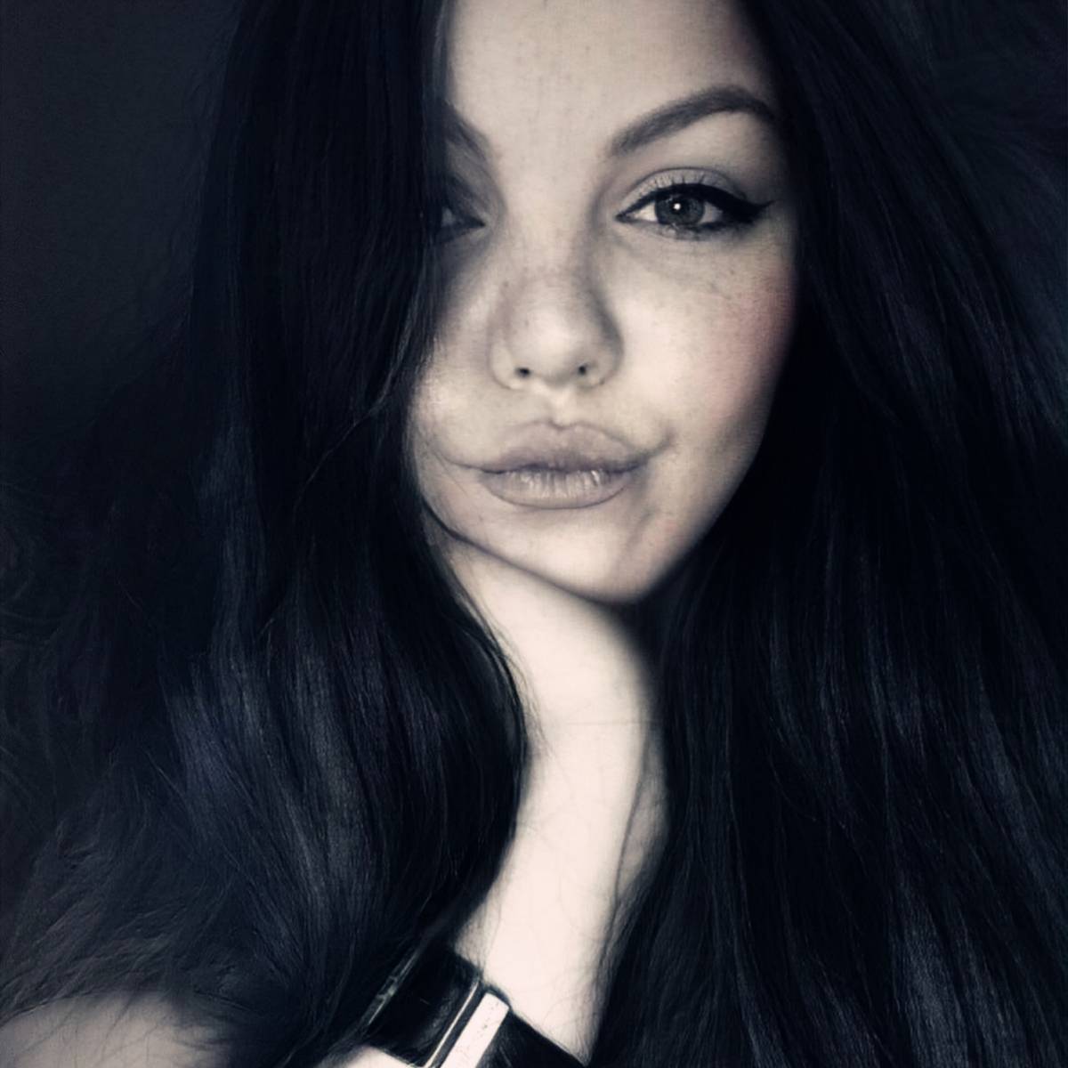 Александра Попова