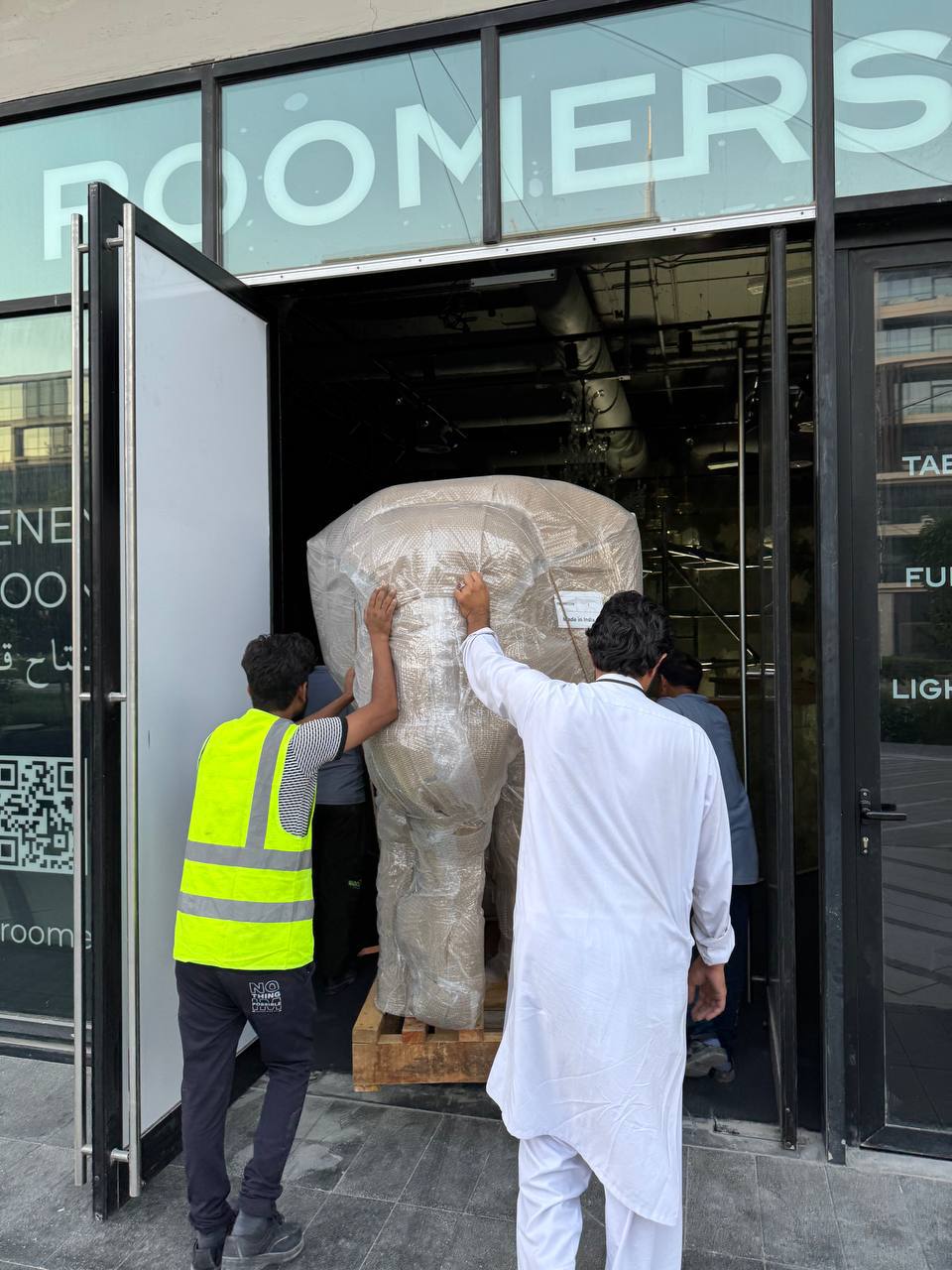 Тем временем в Дубай приезжают не только тарелочки…🐘
roomers.ru | Сетка — социальная сеть от hh.ru