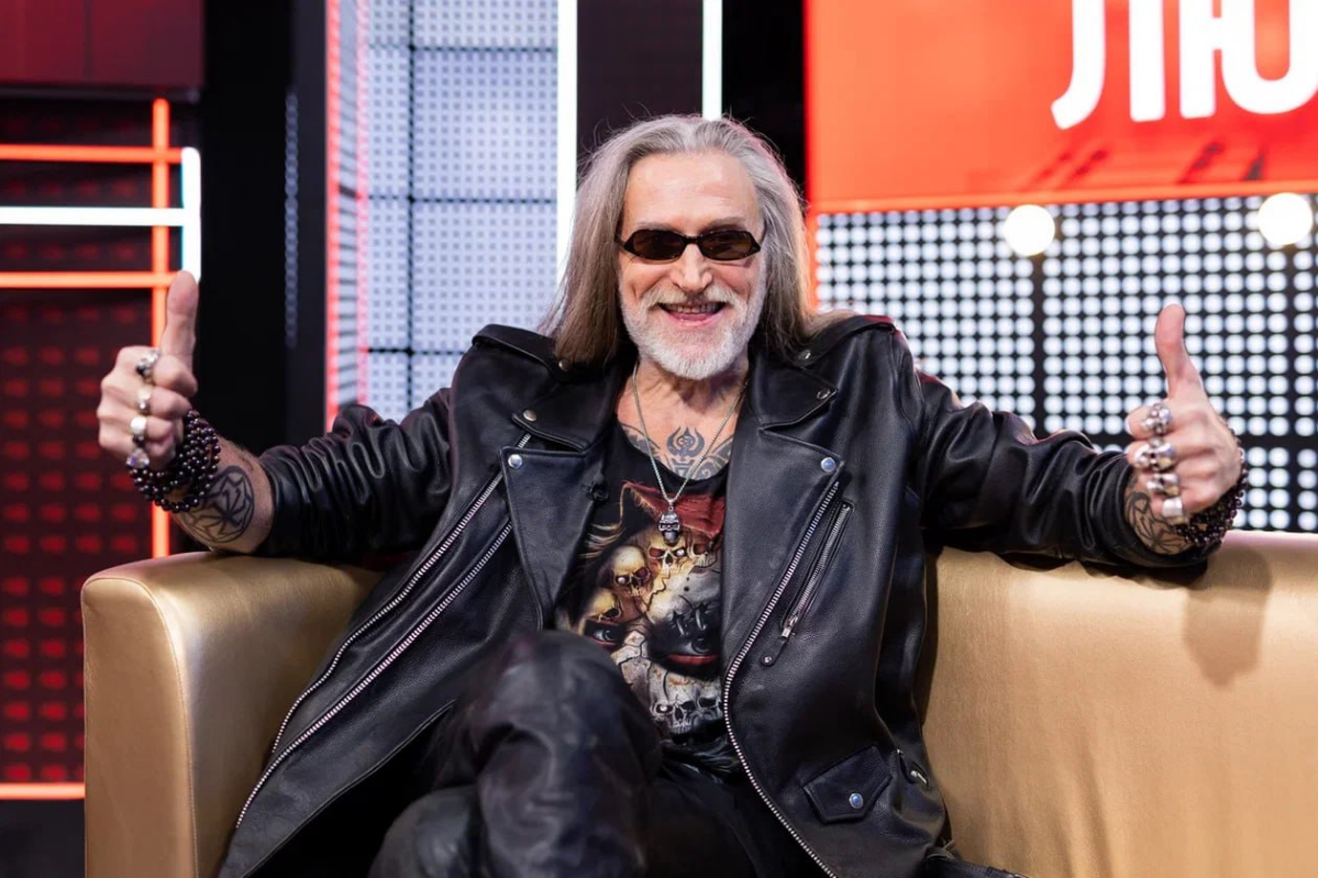 Недавно в онлайн-кинотеатре 📺Иви и 📺KION стартовал сериал «Дайте шоу», который приоткрывает завесу над закулисной жизнью популярных передач | Сетка — социальная сеть от hh.ru