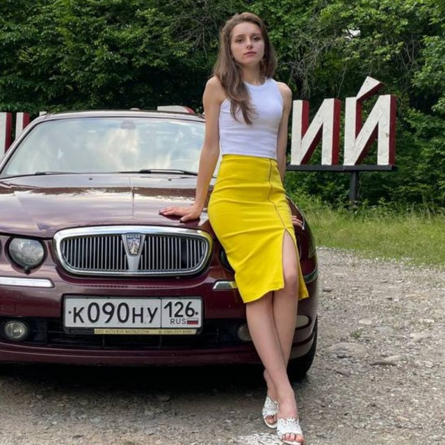 Приветствую всех, меня зовут Елена.
Я тут впервые и очень хочу повысить свою квалификацию 💸 . а также обзавестись классными коллегами ☺️ | Сетка — социальная сеть от hh.ru