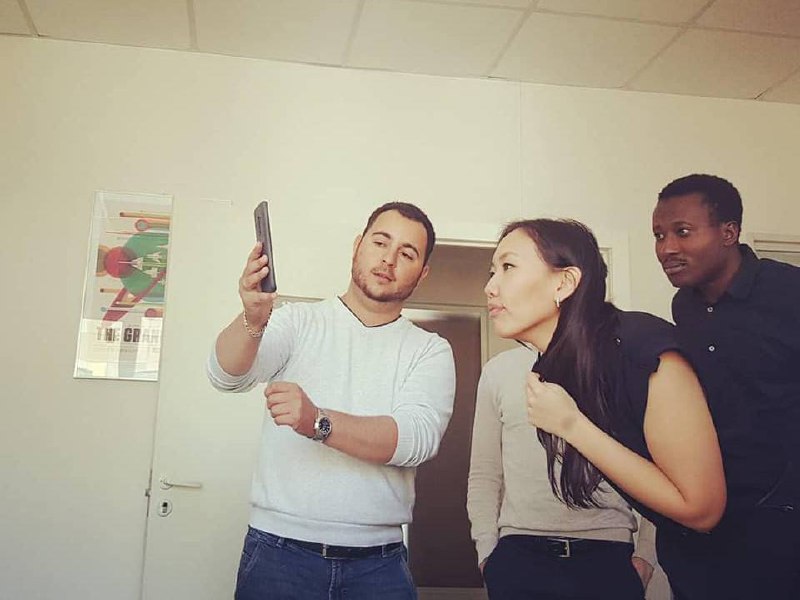 Знай свой продукт и понимай, зачем он нужен твоему клиенту!
Задайте себе вопрос: что важнее - знание своего продукта, или понимание, зачем ваш продукт вашему клиенту? Критический вопрос который напрям... | Сетка — социальная сеть от hh.ru