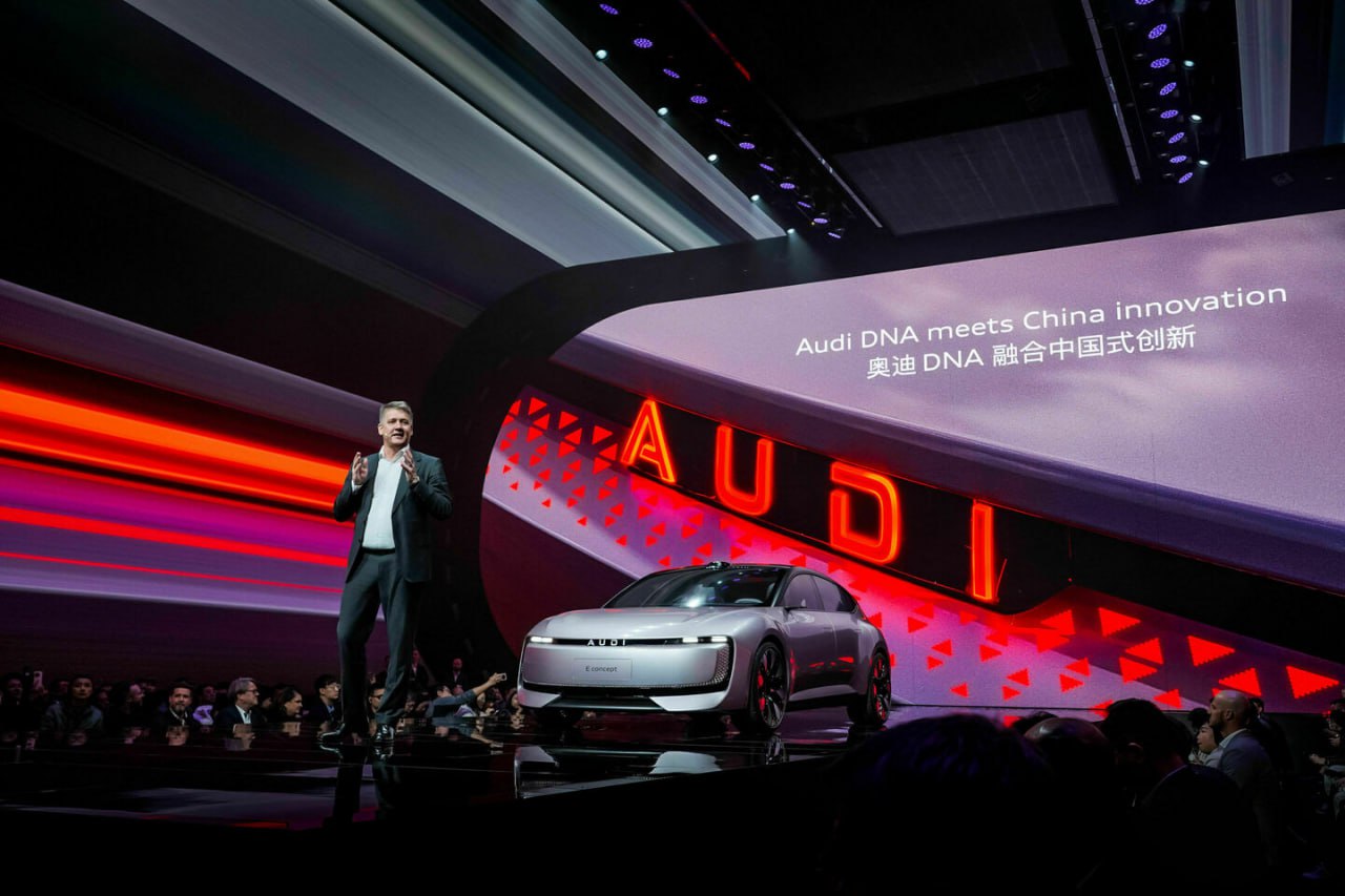Легендарный немецкий бренд Audi — всё: компания отказалась от своего фирменного логотипа из четырех колец ради совместного предприятия с китайским SAIC, в рамках которого будет запущен абсолютно новый... | Сетка — социальная сеть от hh.ru