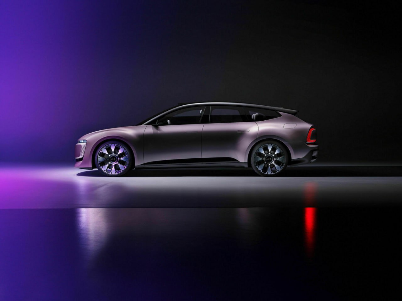 Легендарный немецкий бренд Audi — всё: компания отказалась от своего фирменного логотипа из четырех колец ради совместного предприятия с китайским SAIC, в рамках которого будет запущен абсолютно новый... | Сетка — социальная сеть от hh.ru