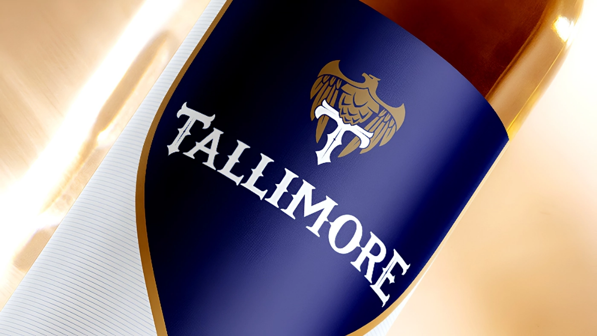 Доброго времени! Наша разработка нейминга и фирменного стиля для пивного бренда Tallimore 🦅  
Название "Tallimore" было выбрано за его ассоциации с высоким качеством и традициями пивоварения | Сетка — социальная сеть от hh.ru