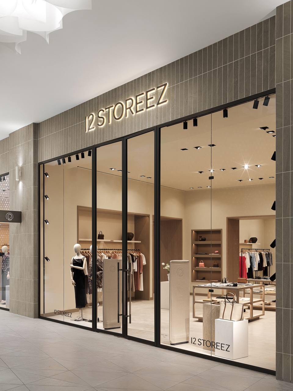 Маркетинговый обзор 12 STOREEZ
Ну что, мои маленькие любители кашемировых пальто и кожаных брюк. Продолжаю рубрику маркетинговых обзоров на сильные российские бренды | Сетка — социальная сеть от hh.ru