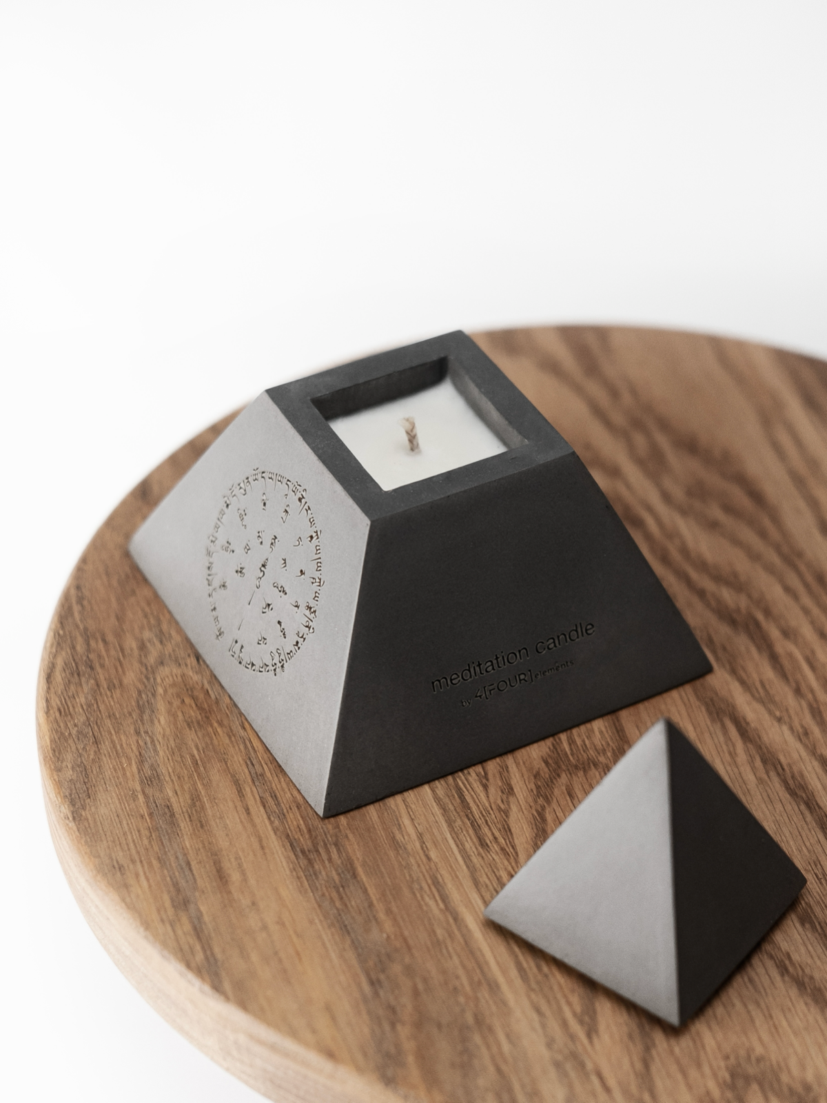 Meditation candle
Это не только свеча для медитаций и практик, но и стильный предмет интерьера в уникальной бетонной форме в виде пирамиды | Сетка — социальная сеть от hh.ru