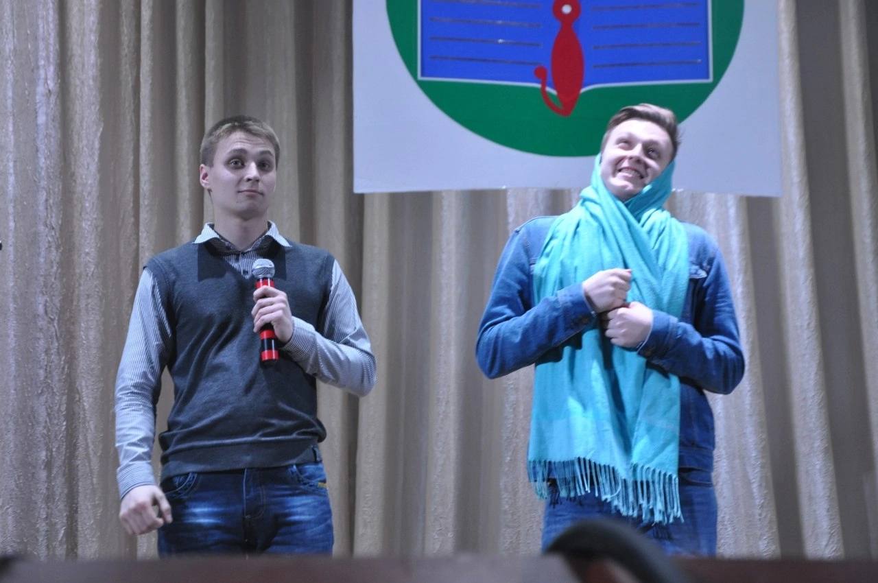 Как КВН стал частью моей жизни и почему я до сих пор люблю эту игру
Что для вас значит КВН? Для меня с самого детства это было что-то особенное | Сетка — социальная сеть от hh.ru