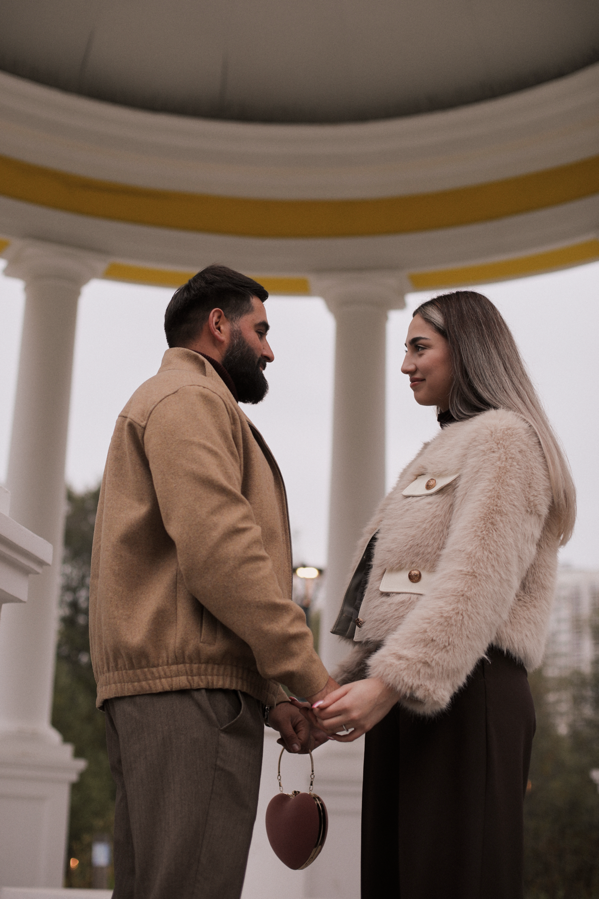 Команда Babaeva Production организовала съемку love story 💌
Наш фотограф трепетно подошел к созданию этой истории, тонко прочувствовав пару | Сетка — социальная сеть от hh.ru