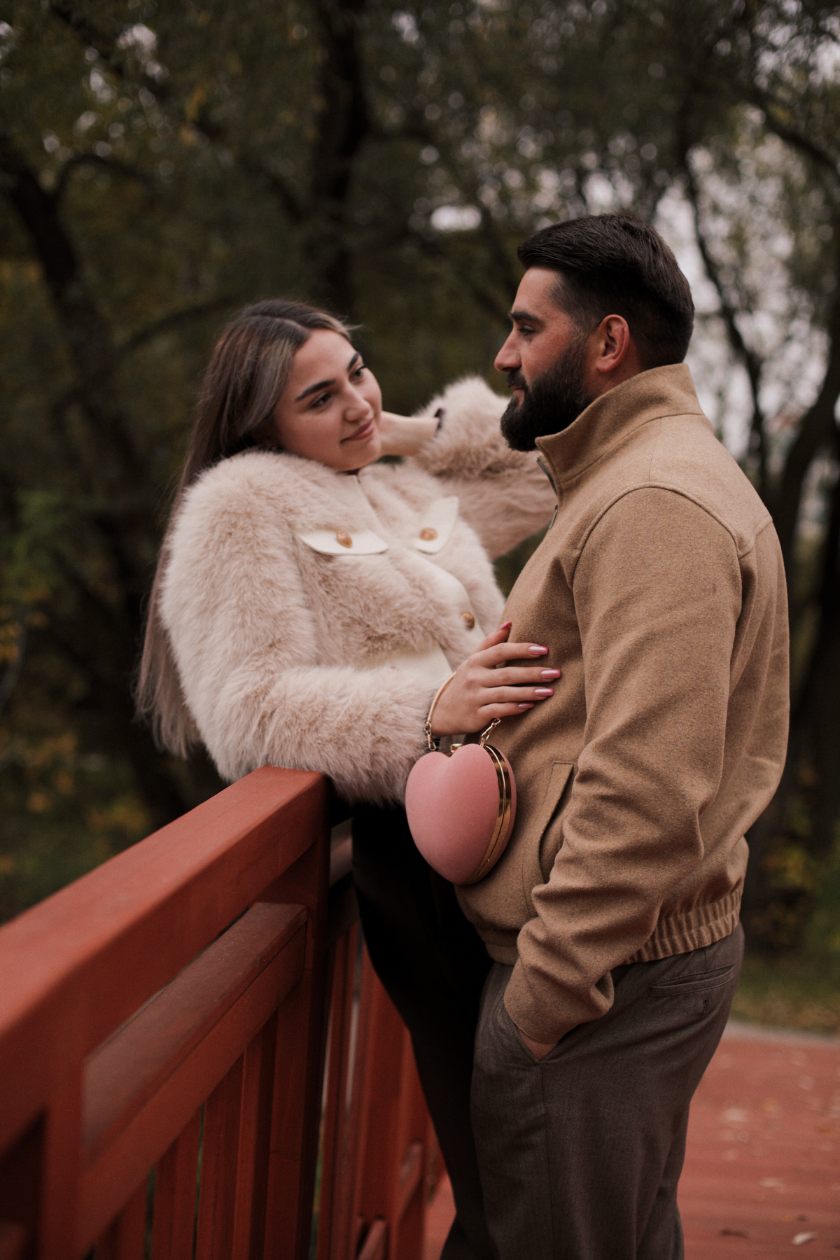 Команда Babaeva Production организовала съемку love story 💌
Наш фотограф трепетно подошел к созданию этой истории, тонко прочувствовав пару | Сетка — социальная сеть от hh.ru