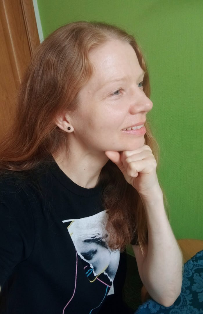 История банальная, но со счастливым концом. Есть у меня футболка с принтом, который очень нравится. Спустя годы ношения и стирок, принт выцвел и частично стёрся. Грустненько. Я решила воссоздать принт | Сетка — социальная сеть от hh.ru