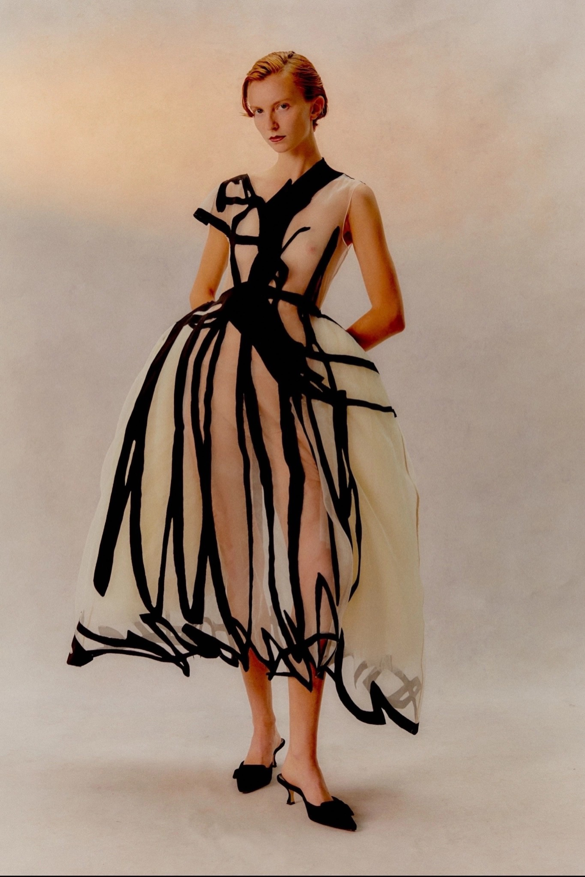 Эскизы коллекции Steve O Smith Spring 2025 Ready-to-Wear
• Бумага А4
• Акрил
Мой телеграм канал - https://t.me/selavartist
Мое сообщество в вк - https://vk | Сетка — социальная сеть от hh.ru
