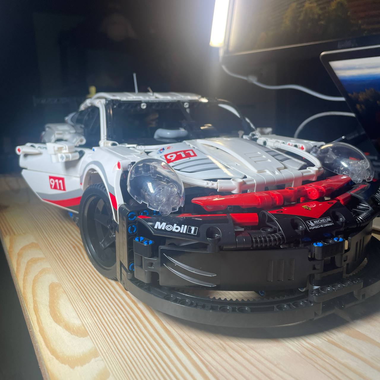 Кто чем занимается на выходных? 
Я вот вечно в поисках чего-то интересного, недавно начал собирать конструкторы - ля как в детство окунулся | Сетка — социальная сеть от hh.ru