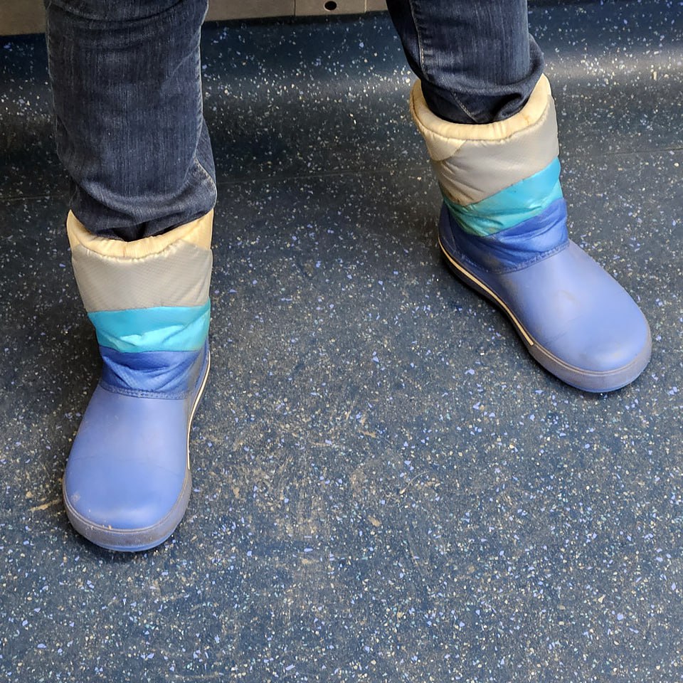 На арену выходят — ДУТИКИ 😎
Но в данном случае, не поверите — это CROCS-ы 🔥🔥🔥
В продаже уже таких нет, но инет всё помнит 👀 Просто посмотреть можно вот ТУТ
⭐️И сегодня для вас будет подборка ДУТИКОВ, ... | Сетка — социальная сеть от hh.ru