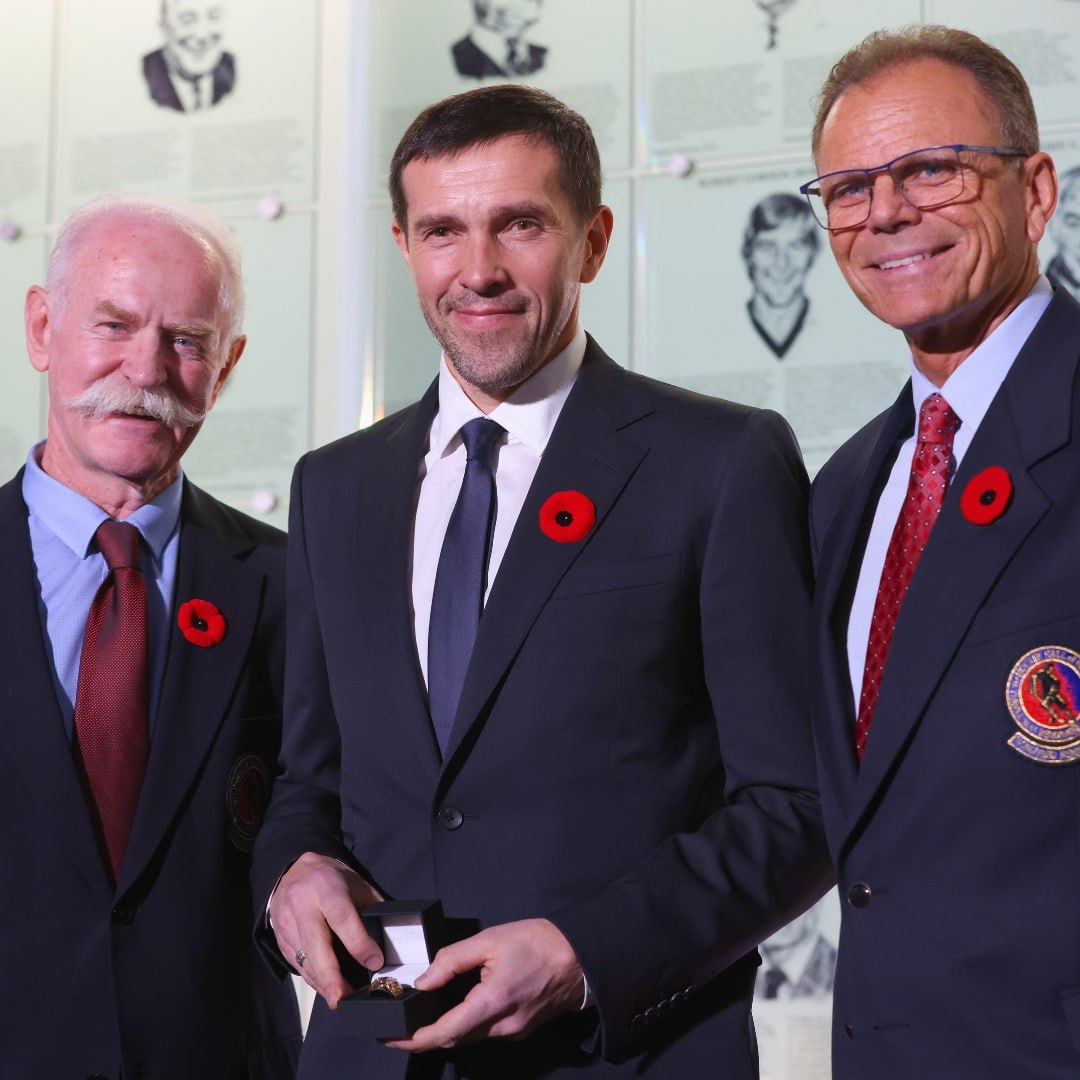 👍 Не, ну тут вопросов нет, конечно! 🚘
Легендарность всех троих легендаров зашкаливает.
#ЗалСлавы #Дацюк
⤵️ Чат | Сетка — социальная сеть от hh.ru