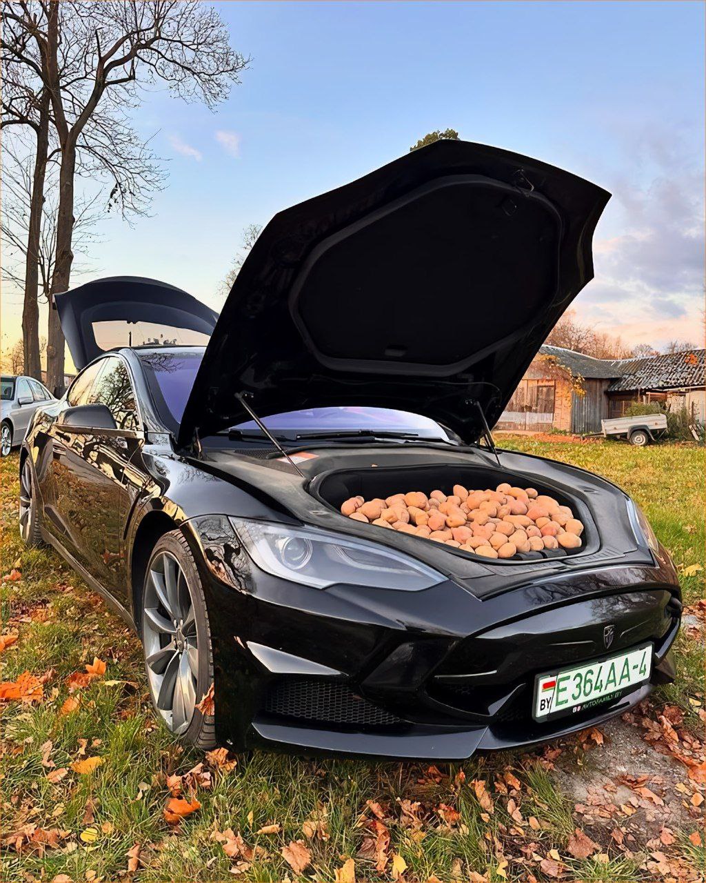 Белорусы нашли новое применение Tesla — электромобиль теперь возит картошку.
Годы лет развития были только ради этого момента
🍕 зумеры любят пиццу | Сетка — социальная сеть от hh.ru