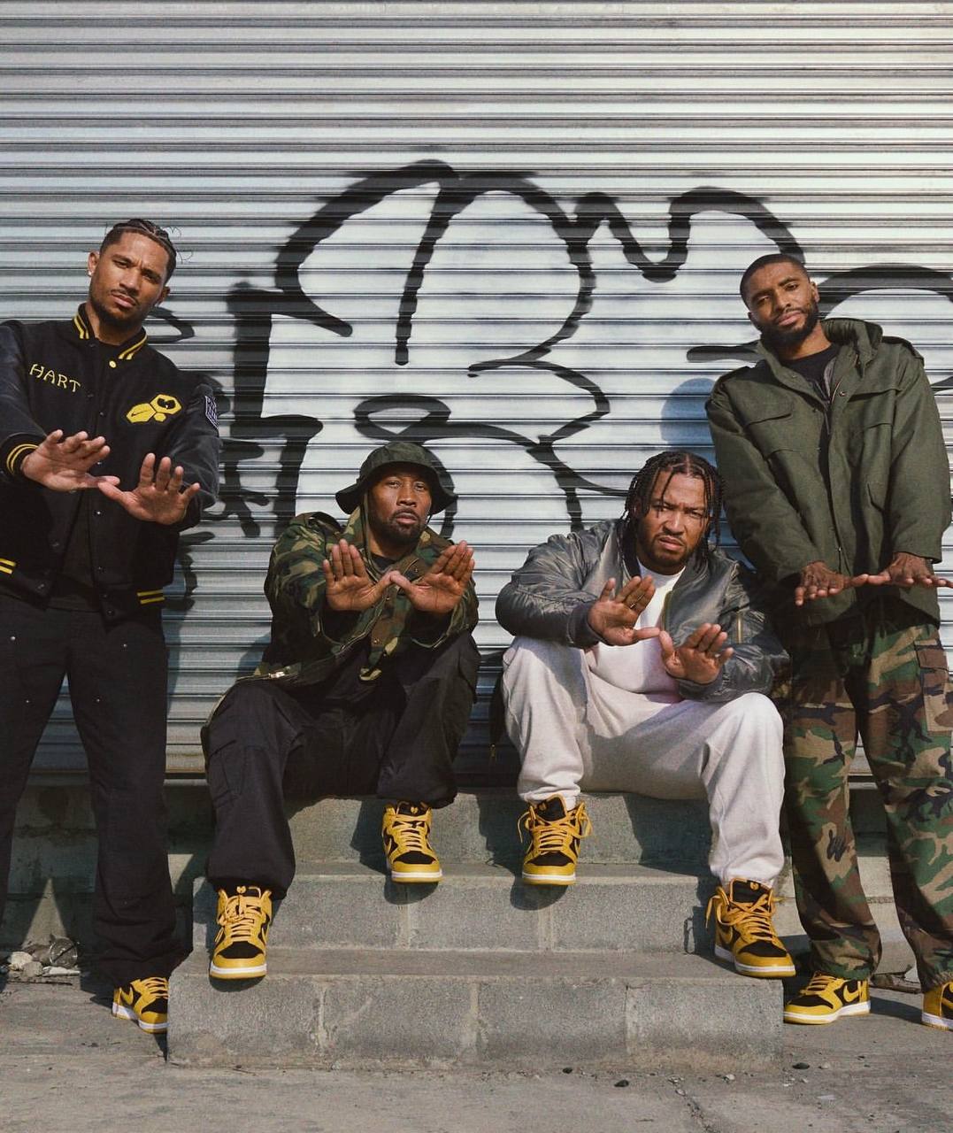 #Артем Любишь медок, люби и…
Новый коллаб Nike с легендами хип-хопа – Wu Tang Clan. Модель кроссов выполнена в желто-черных цветах рэп-группы | Сетка — социальная сеть от hh.ru