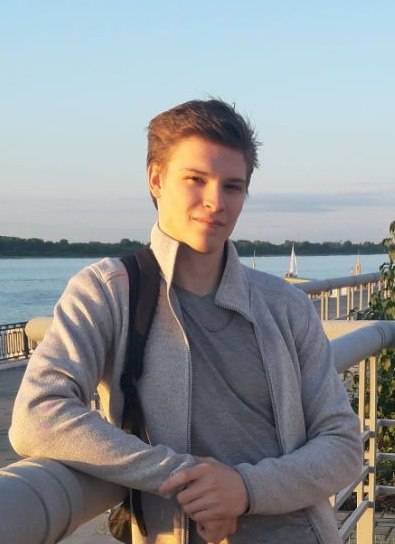 Владислав Петров