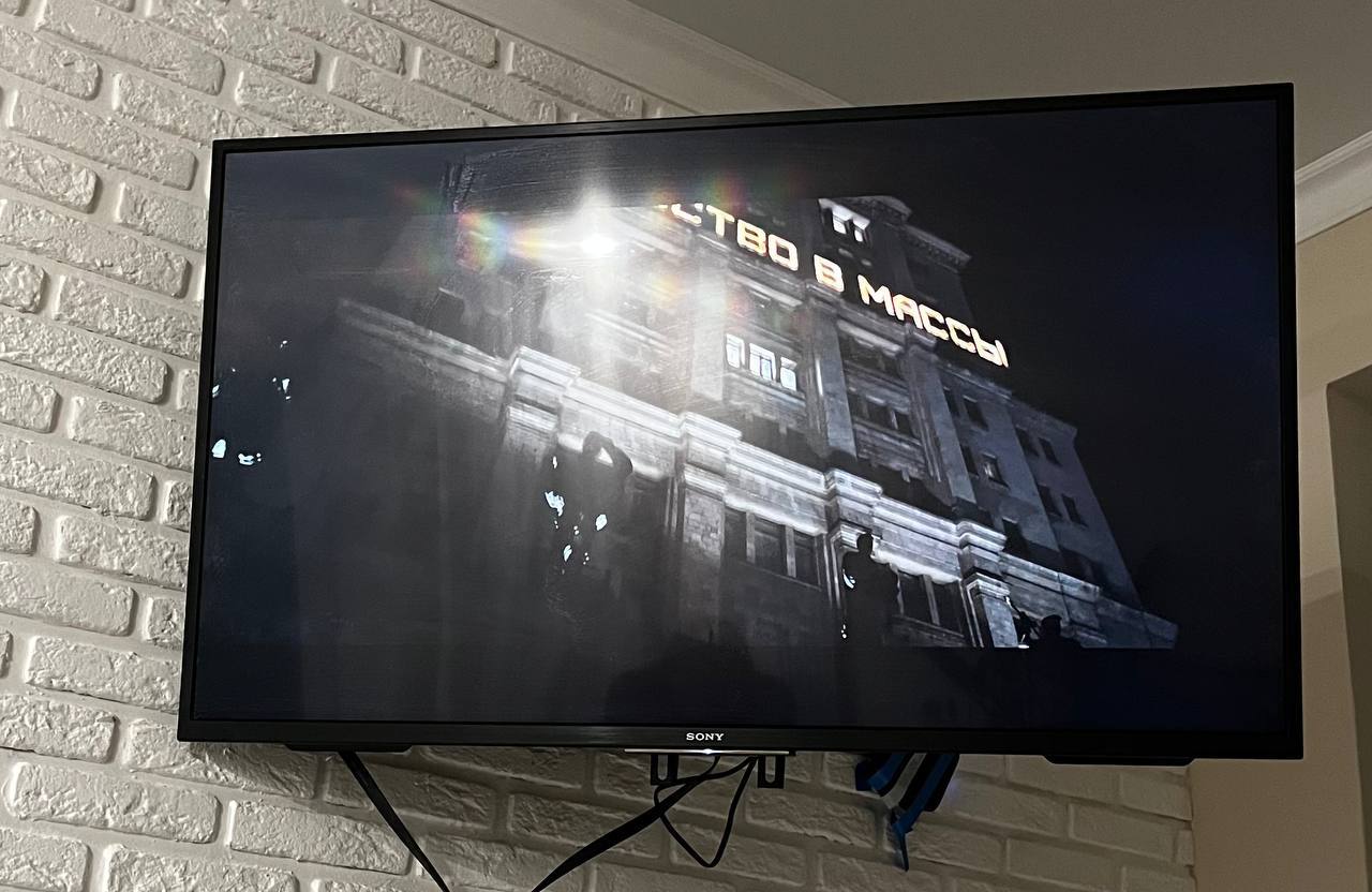 Если ищешь, что годного посмотреть вечером, то новая «Мастер и Маргарита» (2024) — то, что очень рекомендую. Это шедевр.
Я прочитал книгу раза три-четыре | Сетка — социальная сеть от hh.ru