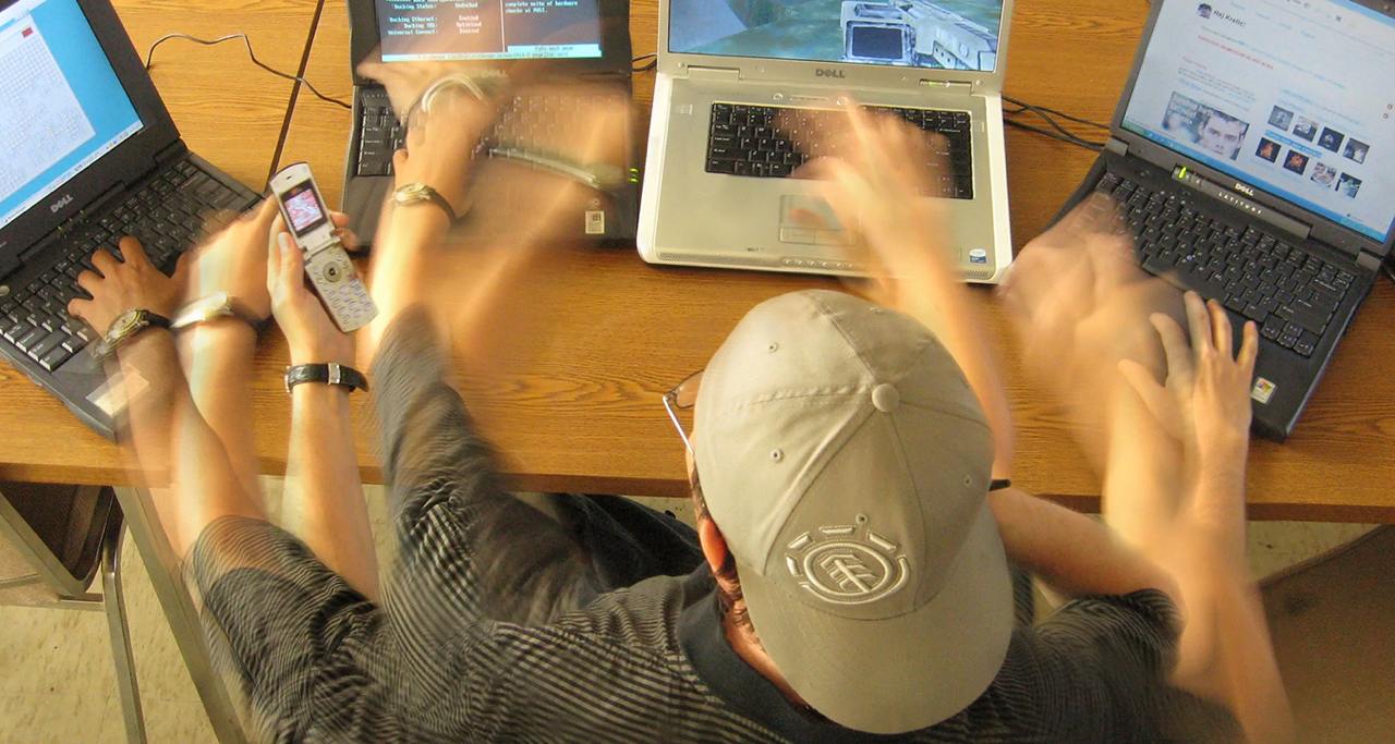 LLM – где применяются, сколько стоят и какие существуют ограничения?
Large Language Models (большие языковые модели) представляют собой тип искусственного интеллекта, способного генерировать, распозна... | Сетка — социальная сеть от hh.ru