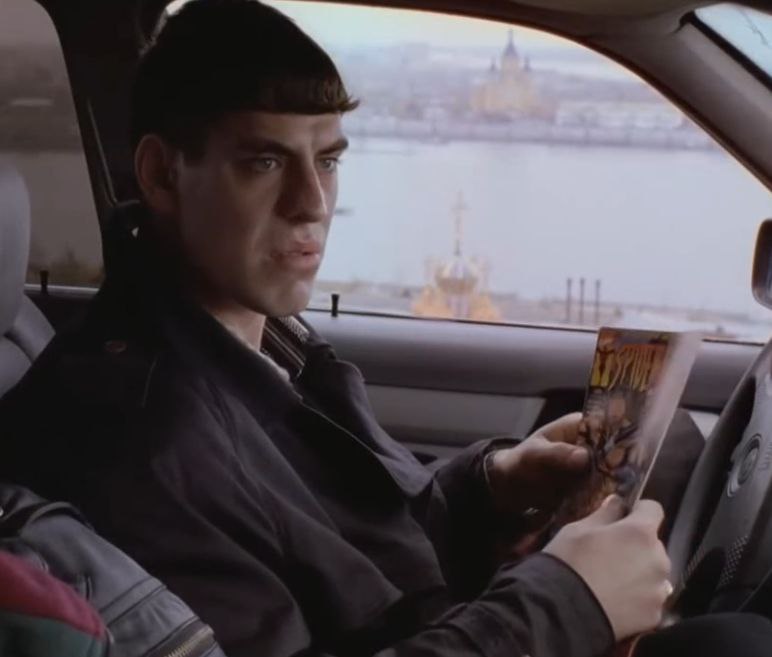 У Владика, например, набор Лего 2003 года, из которого можно сделать роботов, а он соорудил кладбище (ну что видел ребёнок, то и делал, что сказать) | Сетка — социальная сеть от hh.ru