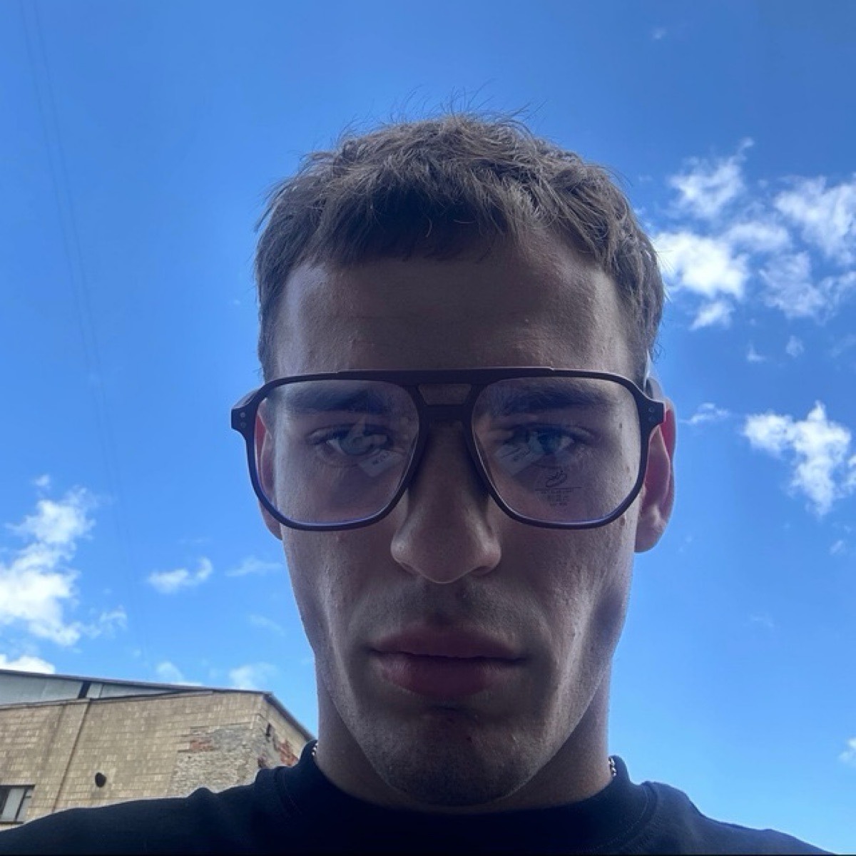 Artem Devries
