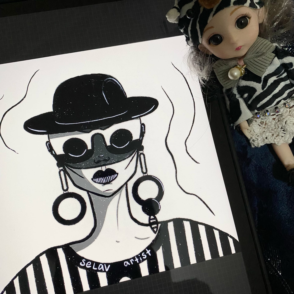 Откопала архивную работу 2023 года 🖤
Изначально мне она не сильно нравилась, а сейчас кажется очень даже стильной! Я бы даже повторила эту работу акрилом) | Сетка — социальная сеть от hh.ru