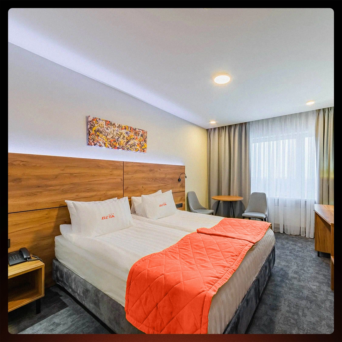 Разработали логотип для гостиницы Измайлово "БЕТА" Москва🔑  
Ключевой задумкой было сделать современную надпись логотипа, но литеры сделать более динамичными, футуристичными | Сетка — социальная сеть от hh.ru