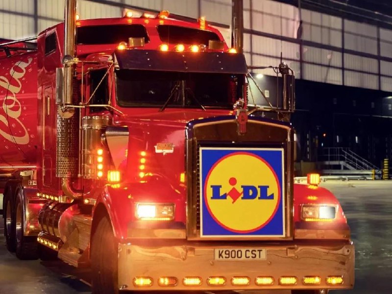 Lidl Великобритания вдохновились культовым грузовиком из рекламы Coca-Cola и решили воплотить её в жизнь | Сетка — социальная сеть от hh.ru