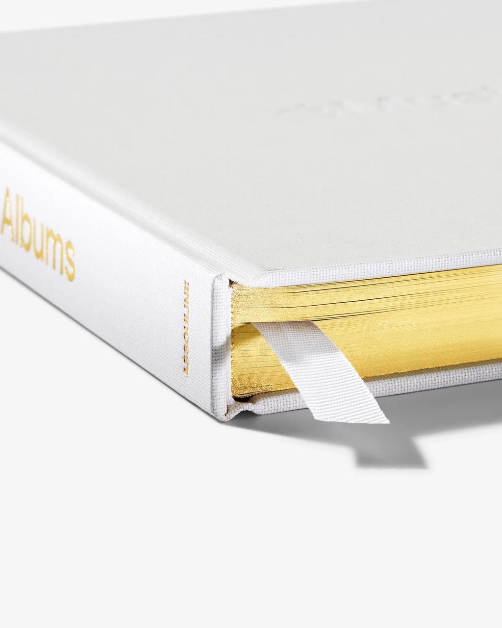 💆‍♂️ Красивая лимитированная coffee table book со 100 лучшими альбомами Apple Music.
Что-то, что должно быть в коллекции, если вы фанат эппл и собираете книги такого рода | Сетка — социальная сеть от hh.ru