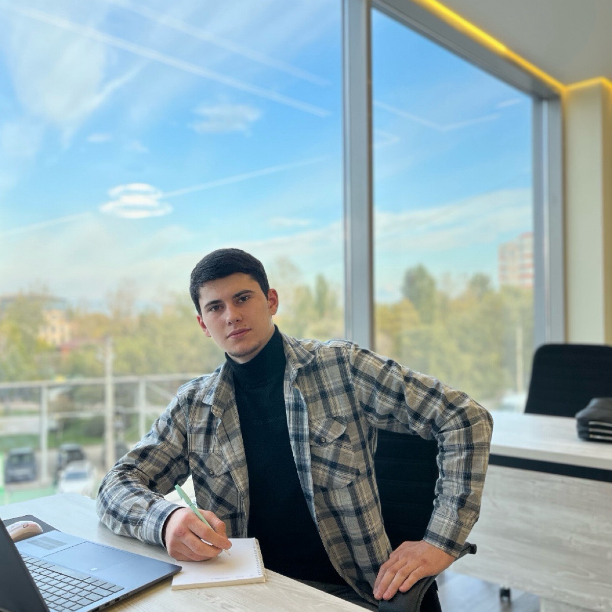 Эльман Султанов