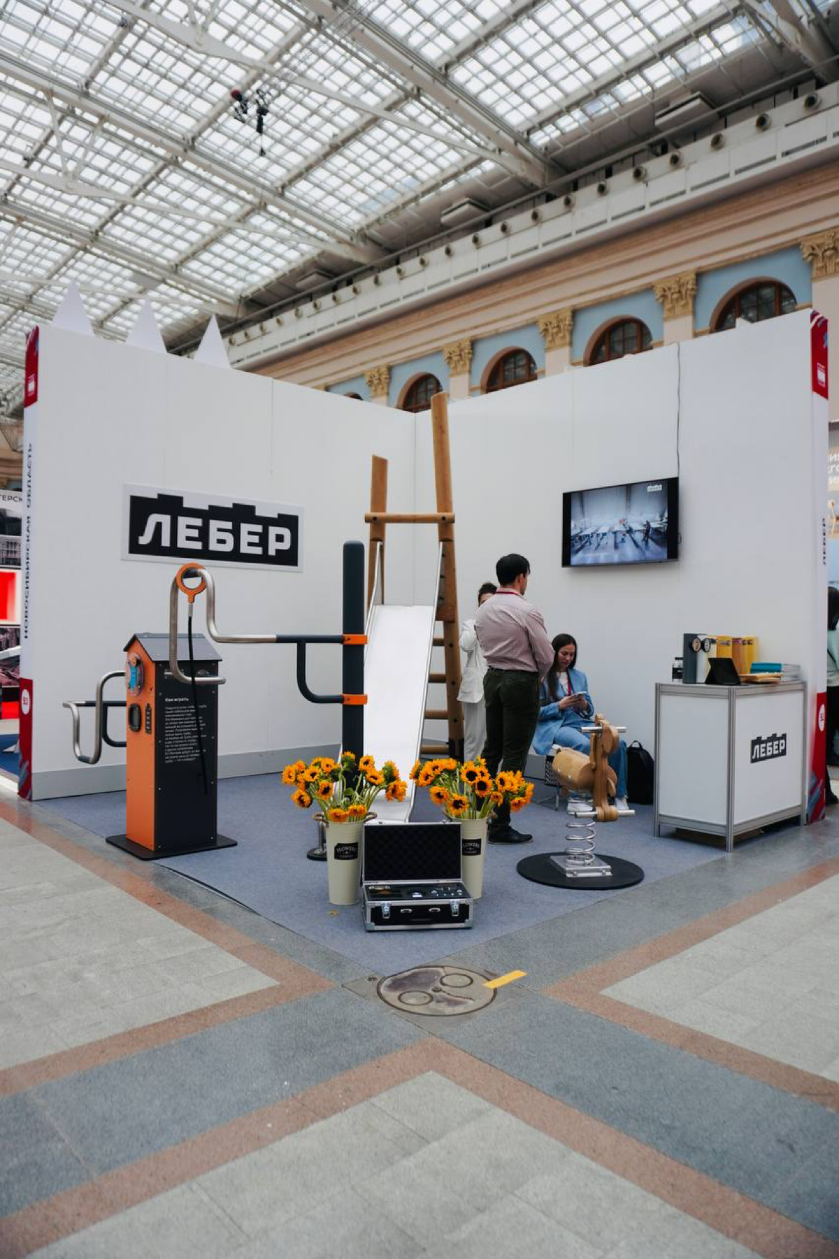 Второй день из жизни Зодчества 2024
Где: Москва, Гостиный двор
Когда: уже сейчас, завтра последний день+награждение по смотр-конкурсу Build School, в котором мы тоже участвуем
Что делаем: знакомимся н... | Сетка — социальная сеть от hh.ru