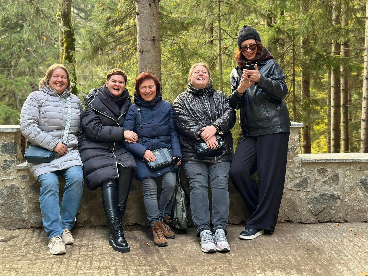 «К сожаленью, день рожденья
Только раз в году | Сетка — социальная сеть от hh.ru