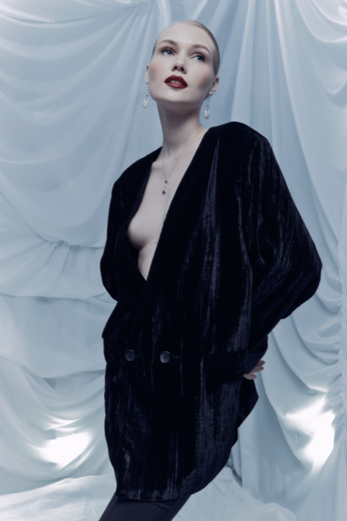 Новый лукбук для бренда одежды
Art direction и снято мной с очень крутой командой)
TEAM:
Ph @dark production
Assist: @dashasnimi
Mua @aquamarinamakeup
Models: @dima.evans @idoolmodels
Loc: @obs.cur | Сетка — социальная сеть от hh.ru