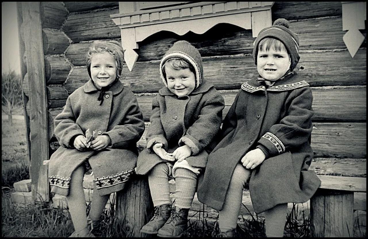 👍Немного магии для ваших черно-белых фотографий 🖼️✨
Если вдруг станет скучно или захочется чего-то необычного, у нас для вас есть идея!
🎨 Попробуйте оживить старые черно-белые фотографии, добавив им я... | Сетка — социальная сеть от hh.ru