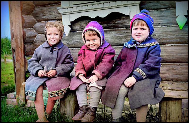 👍Немного магии для ваших черно-белых фотографий 🖼️✨
Если вдруг станет скучно или захочется чего-то необычного, у нас для вас есть идея!
🎨 Попробуйте оживить старые черно-белые фотографии, добавив им я... | Сетка — социальная сеть от hh.ru