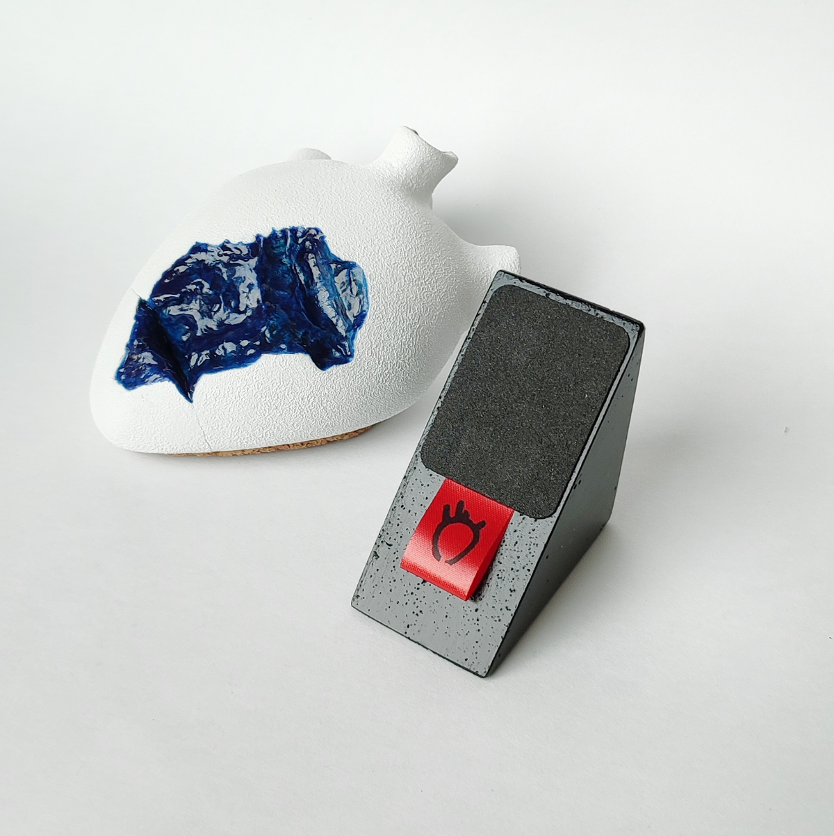 IMPRESSIVE HEART COLLECTION
Все сердца в комплекте имеют магнитную подставку. | Сетка — социальная сеть от hh.ru