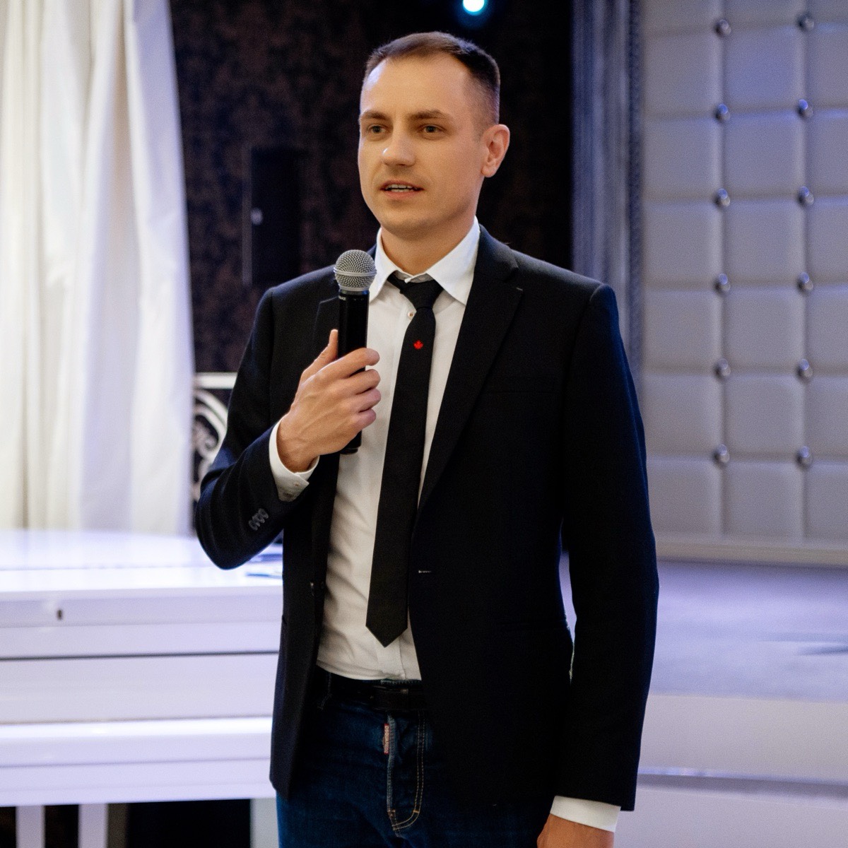 Юрий Лев