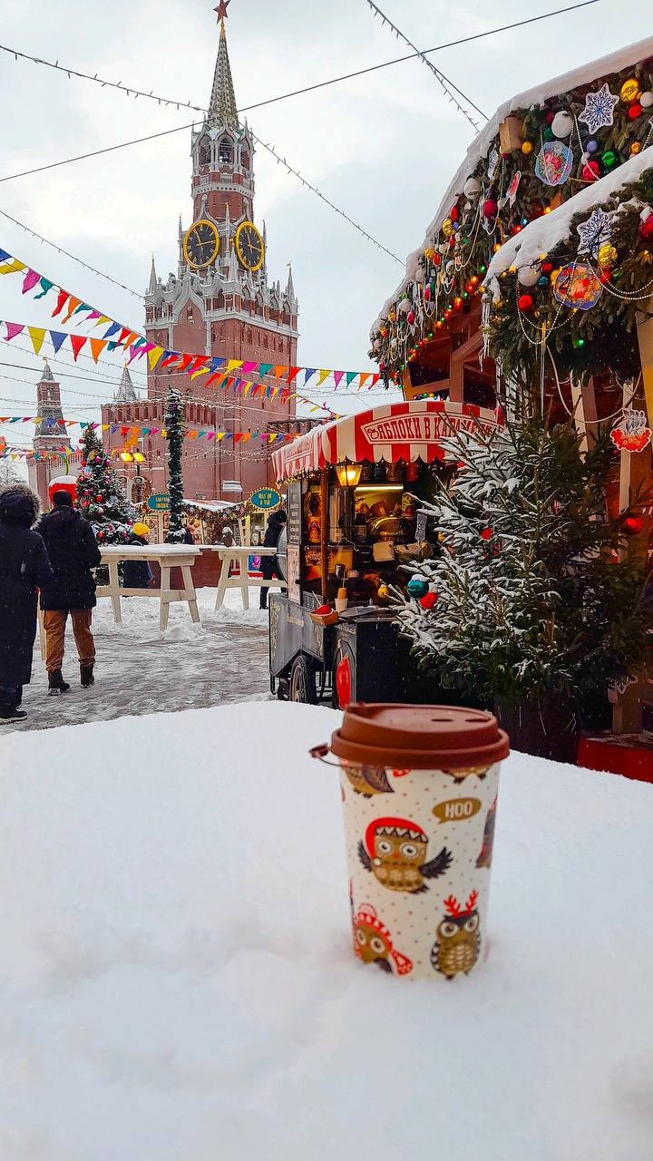 🎄На Красной площади монтируют каток и новогоднюю ярмарку
📲Подпишитесь на Вдвижении | Сетка — социальная сеть от hh.ru