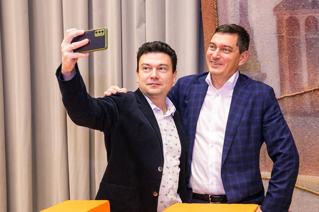 Олег Новиков