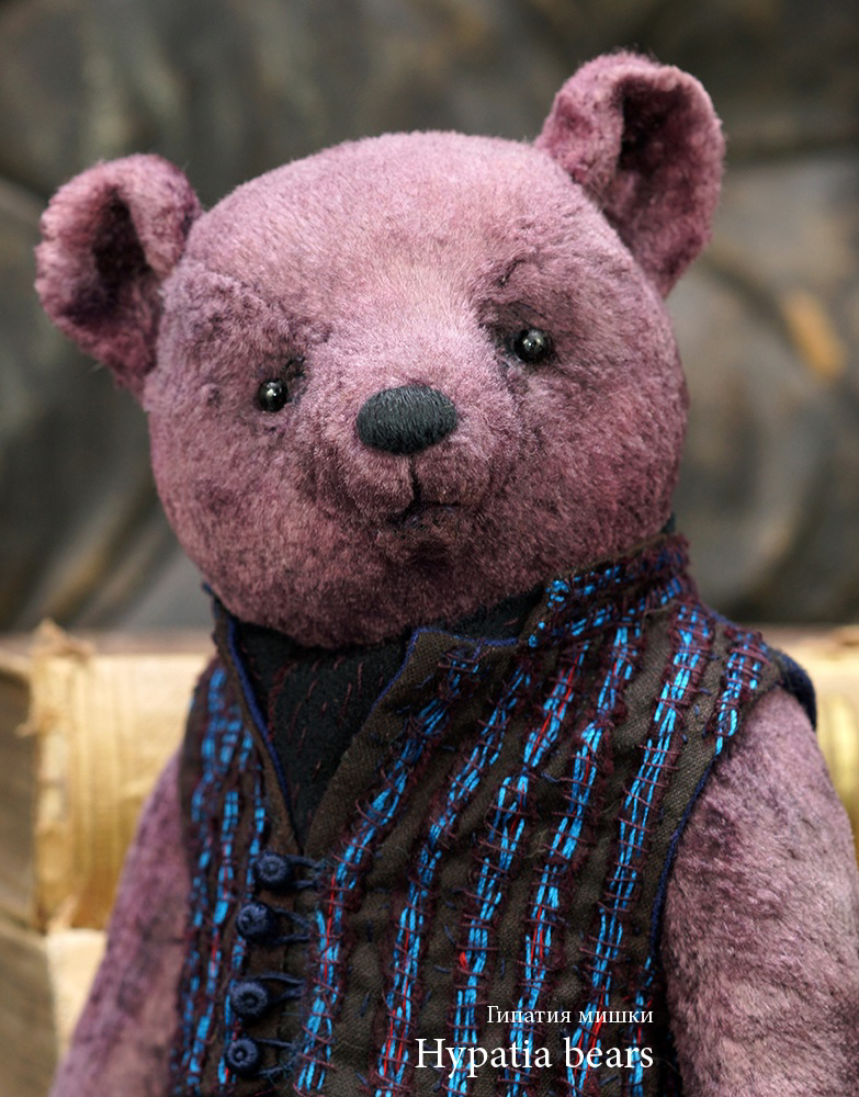 "Флори. Черничные сны…"   
Новый коллекционный медведь. Рост 21 см. Плюшевый мишка, набит опилками, голова и конечности подвижны | Сетка — социальная сеть от hh.ru