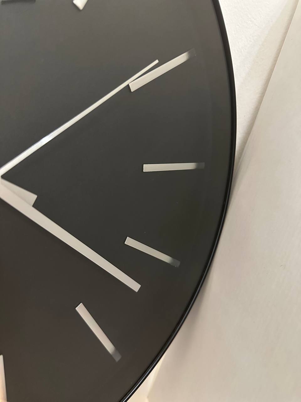 Несколько вечерних фоточек из нашего офиса, чтобы пока ничего не палить, но немножко приоткрывать занавес.
Планируем добить ремонт и обустройство до середины декабря. А пока живём, как живём | Сетка — социальная сеть от hh.ru