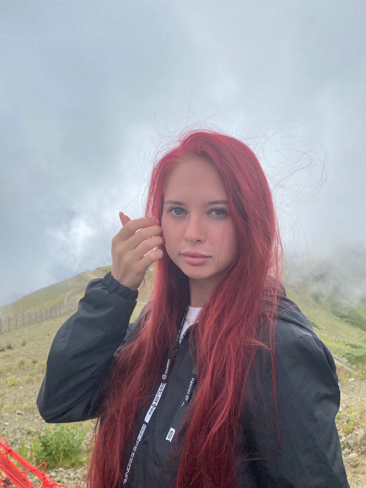 Ищу человека в СПБ, который может научить меня съемке видео на телефон

Где и какое оборудование купить
Как выставить свет
Какие настройки поставить на камере телефона
Базовые лайфхаки монатажа

Могу ... | Сетка — социальная сеть от hh.ru