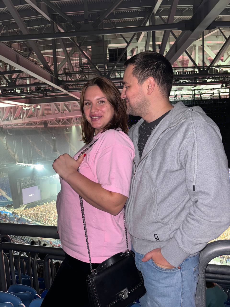 Скорость достижения результата.
В выходные ходили на концерт БАСТЫ и площадка вместила 65 000 человек - просто ой как дохуя получается……
И в конце он пел песню «моя игра», думаю хоть раз вы ее слышали | Сетка — социальная сеть от hh.ru