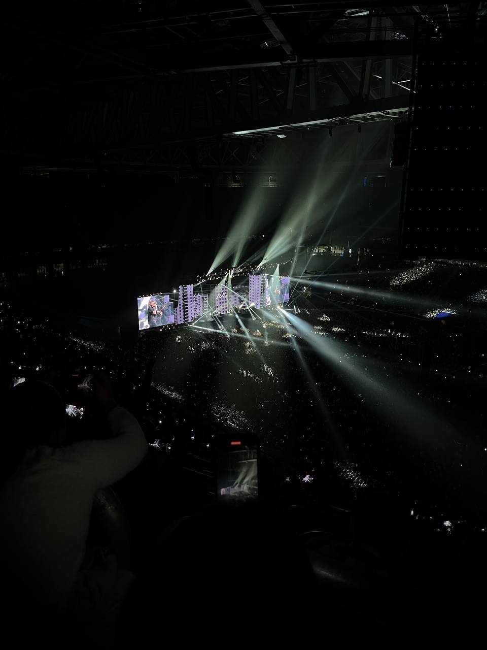 Скорость достижения результата.
В выходные ходили на концерт БАСТЫ и площадка вместила 65 000 человек - просто ой как дохуя получается……
И в конце он пел песню «моя игра», думаю хоть раз вы ее слышали | Сетка — социальная сеть от hh.ru